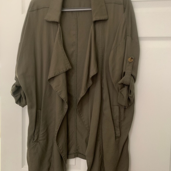 Lulu’s cascade jacket. Cover up, with pockets NWOT - Picture 9 of 11
